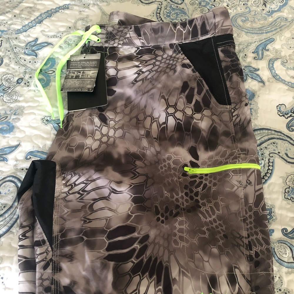 NWT Huk Swim trunks! Size 2X